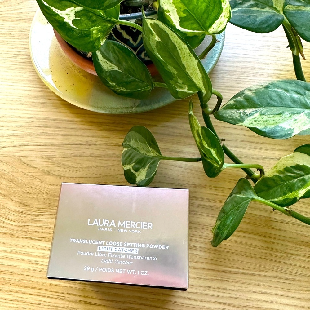 Laura Mercier Light Catcher NWT (Translucent Loose Setting Powder)